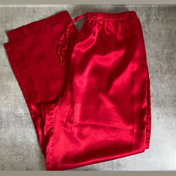 Vintage silky PJ set. - Picture 3 of 10